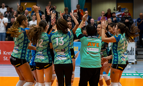 DAMEN I KEHREN ENDLICH WIEDER AUF DEN COURT ZURÜCK kreis.png